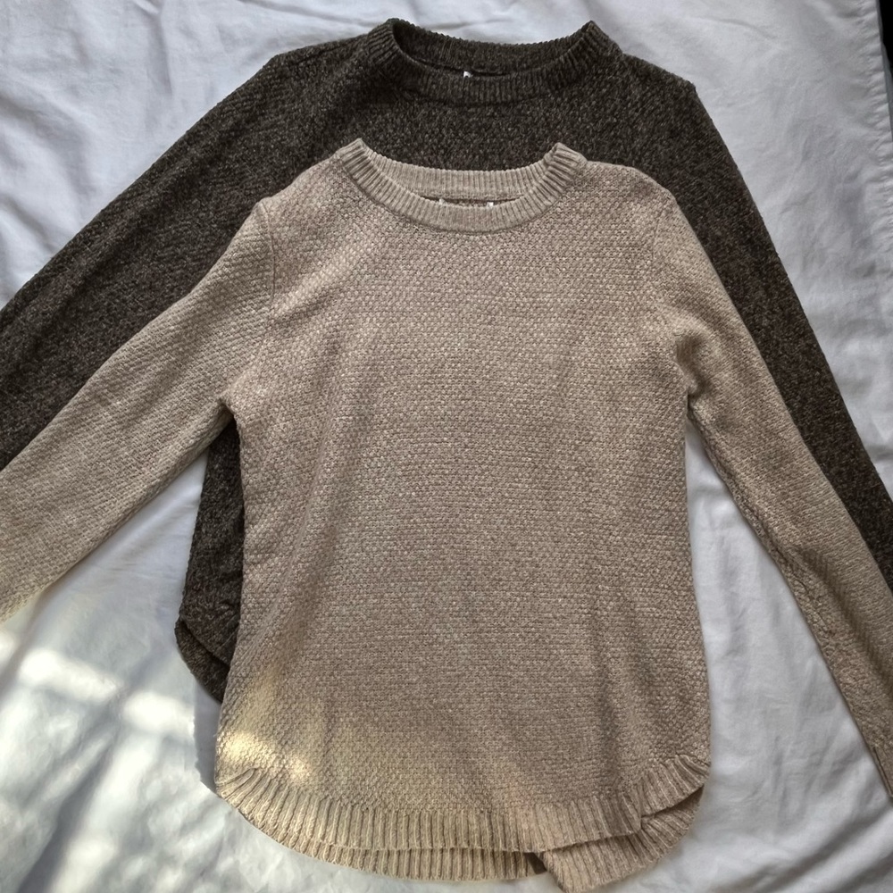 Elegant Women's Crew Neck Sweater Set - Beige and Dark Brown